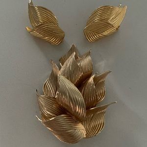 Scarf Pin and Earrings Set